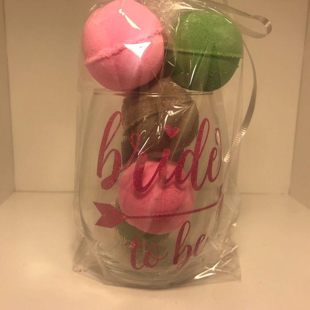 Bride To Be Bath Bomb Wine Glass